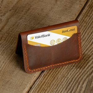 Personalized Compact Full-Grain Leather Card Holder — Neptün in Brown