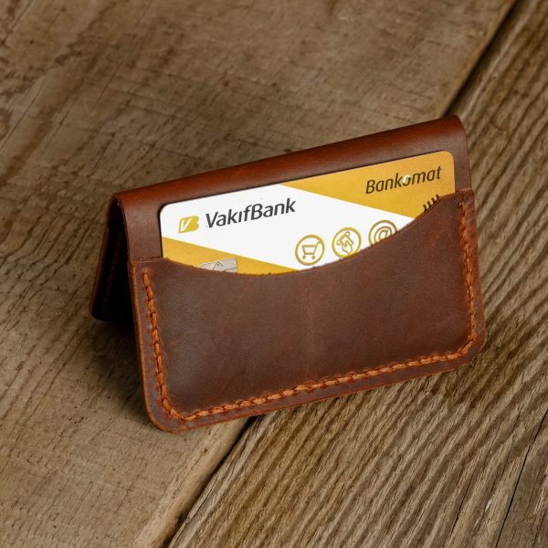 Personalized Compact Full-Grain Leather Card Holder — Neptün in Brown