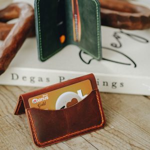 Personalized Compact Full-Grain Leather Card Holder — Neptün — in use