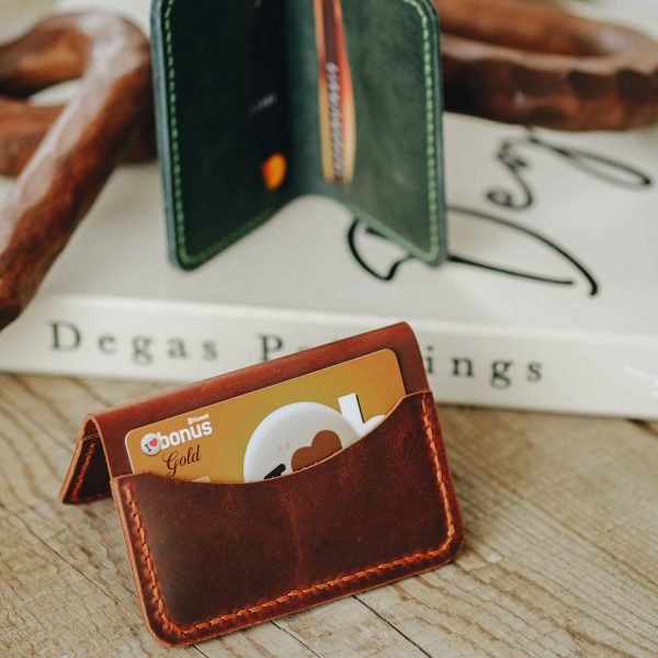 Personalized Compact Full-Grain Leather Card Holder — Neptün — in use