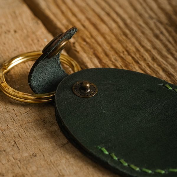 Personalized Full-Grain Leather AirTag Holder & Keyring — Victor in Green